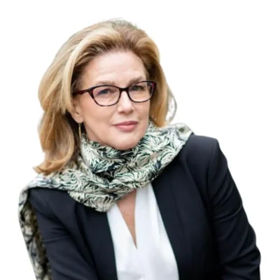 Nora Salazar Coach